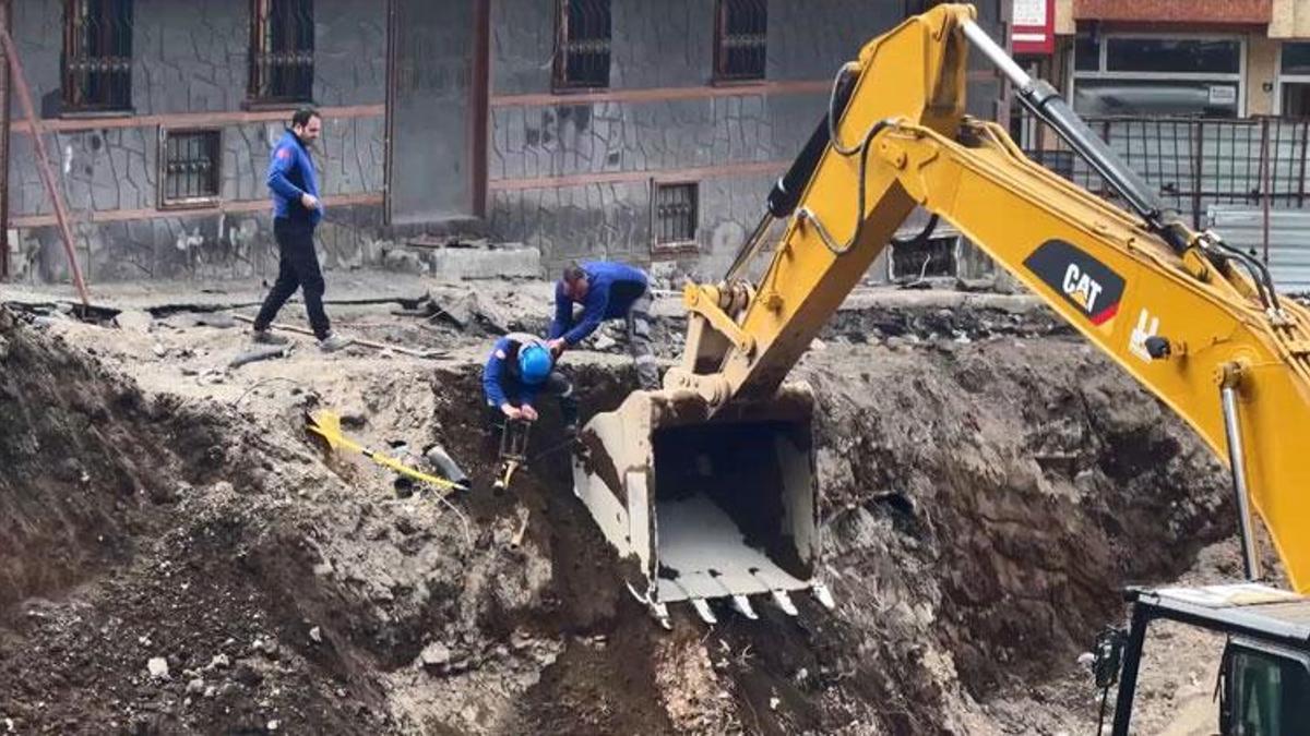 Erzurum'da inşaat temel kazısı sırasında doğal gaz borusu patladı