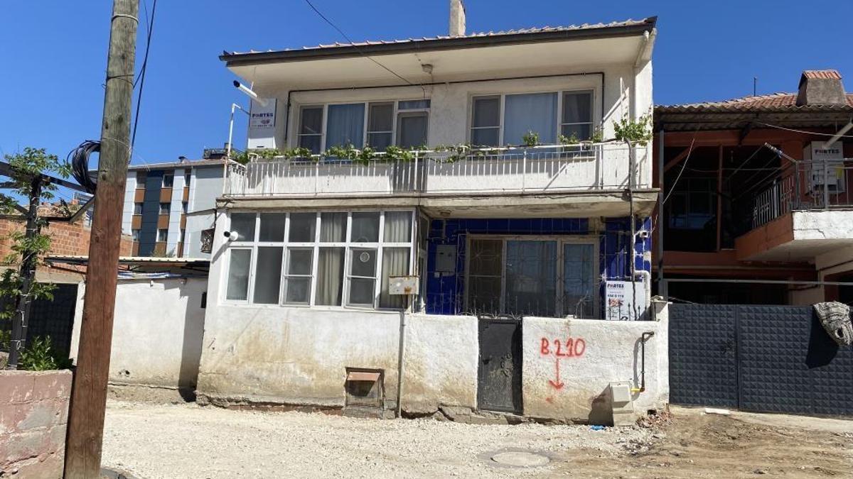 Manisa’da namaz için uyandı, oğlunu banyoda ölü buldu