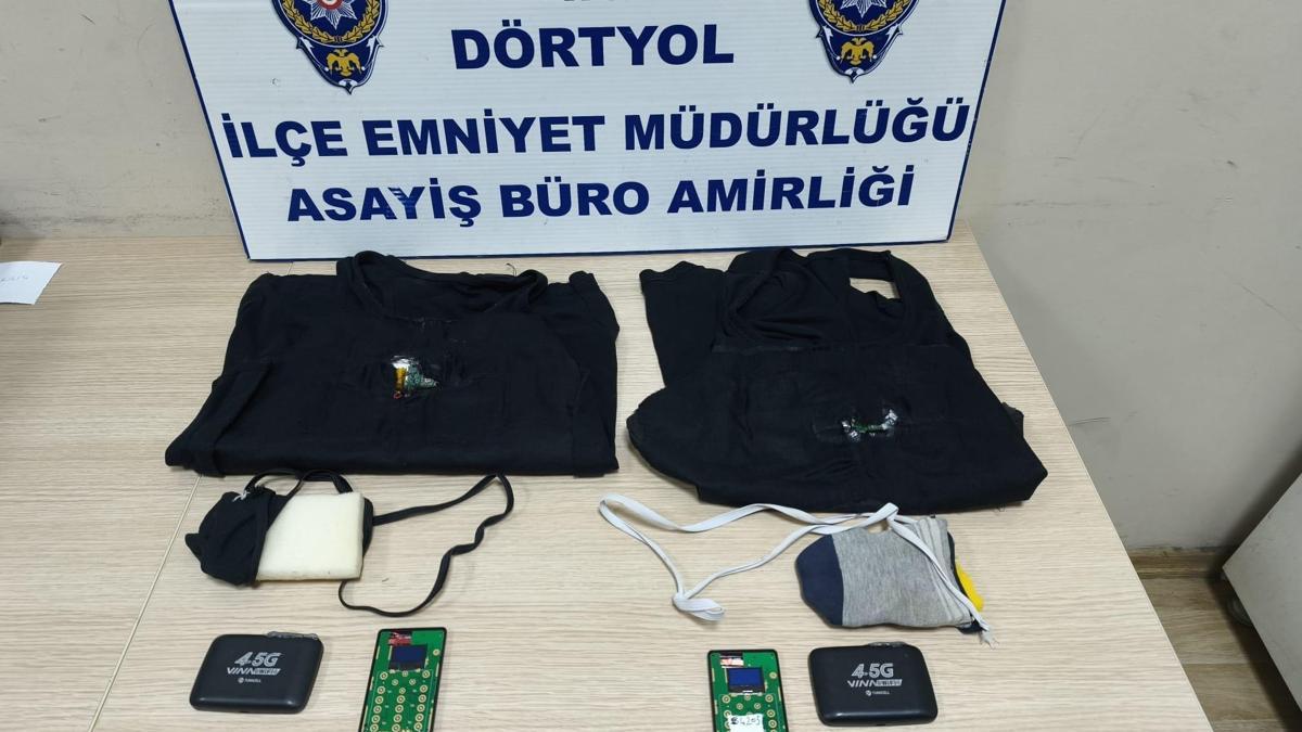 Ehliyet sınavında kopya düzeneğiyle yakalandılar