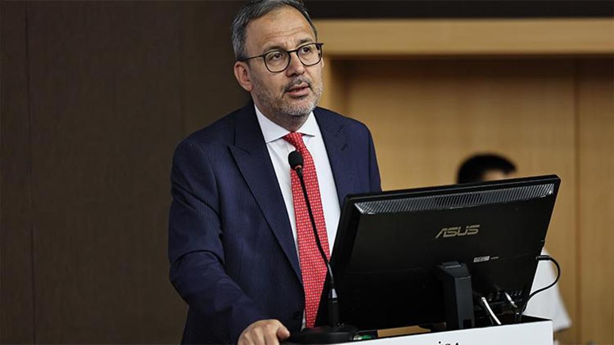 Muharrem Kasapoğlu kamu yönetimi öğrencileriyle buluştu