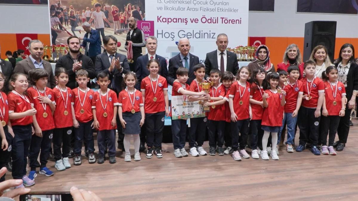 Geleneksel Ümraniye Spor Oyunları'nın kapanış töreni yapıldı