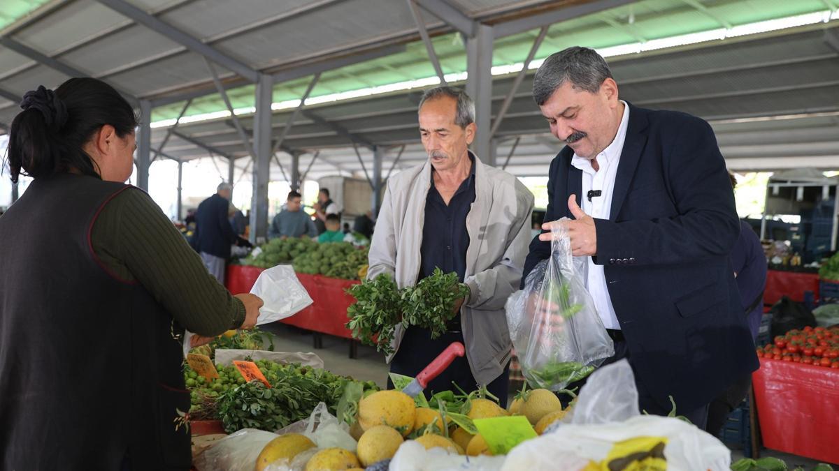 Başkan Yıldız, üretici ve köylü pazarında vatandaşlarla buluştu
