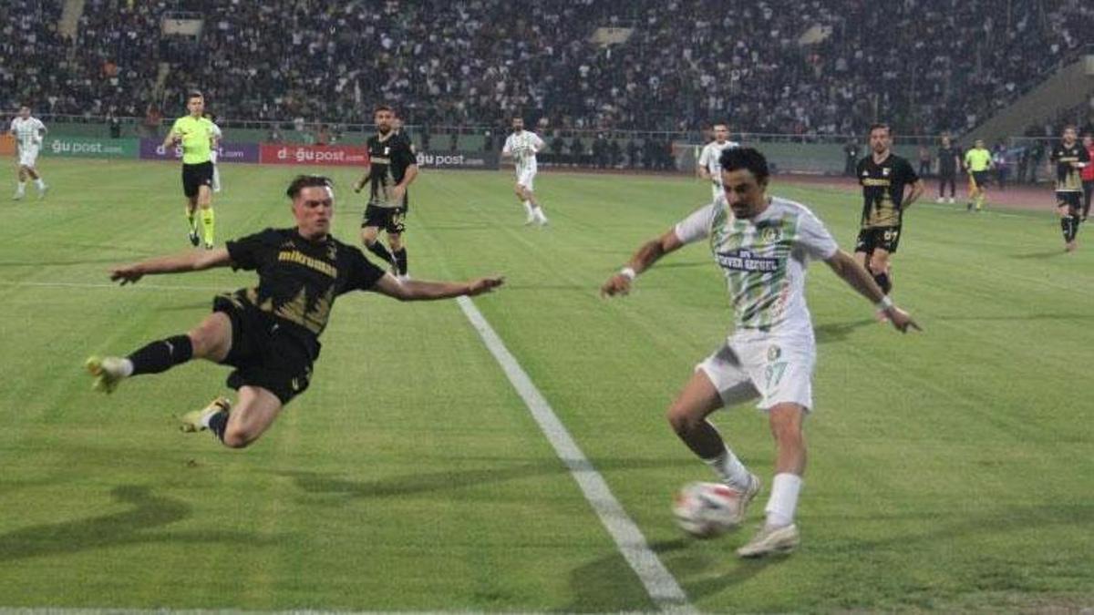 Urfa'da play-off heyecanı! Şanlıurfaspor - Muğlaspor maçında galibiyet tek golle geldi