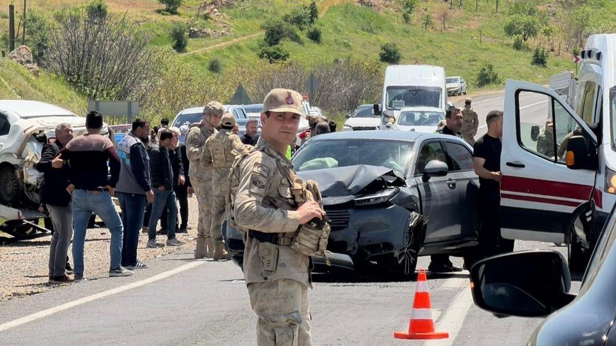 Mardin’de 5 aracın karıştığı kazada 4 yaralı
