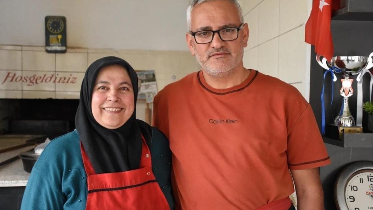 Konya'nın etliekmeğini en iyi Ayşe usta pişiriyor! Yardım amaçlı başladı, ustası oldu