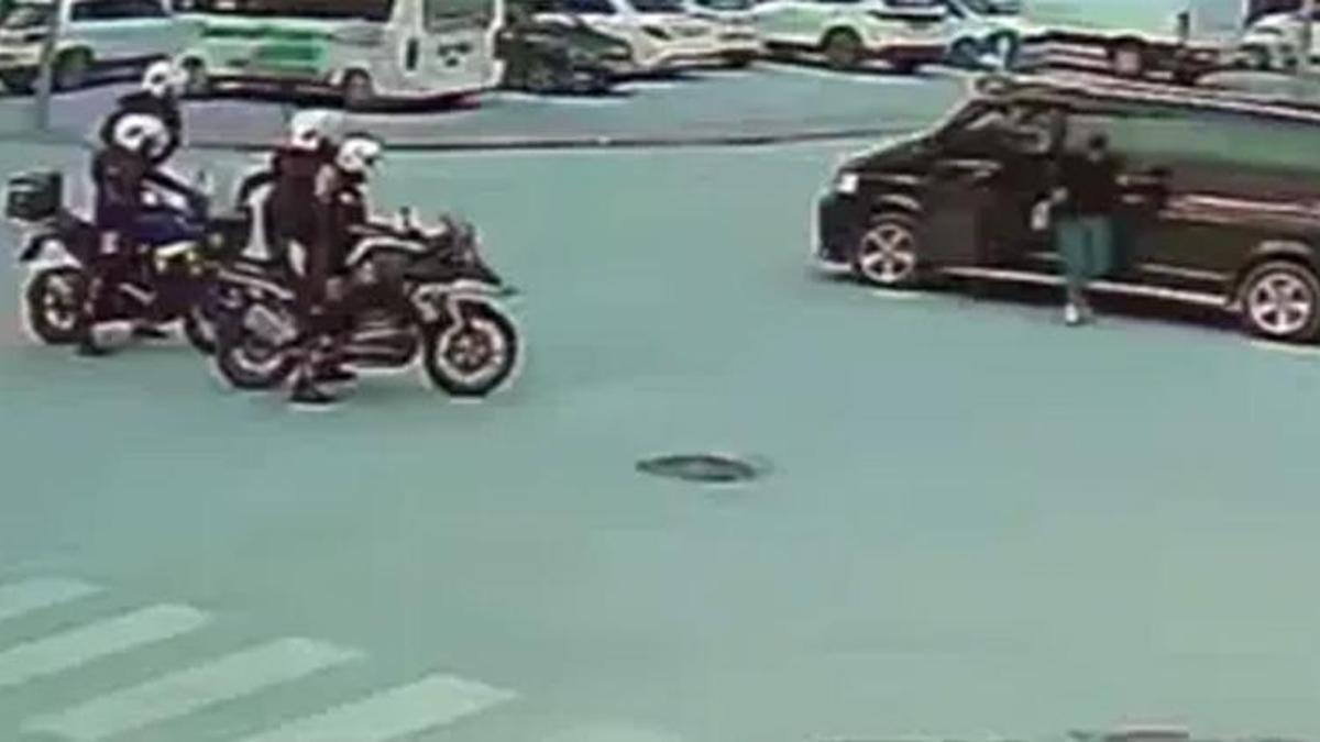 Konya - Yunus polislerinin trafikte Heimlich manevrası hayat kurtardı; müdahale anı kamerada