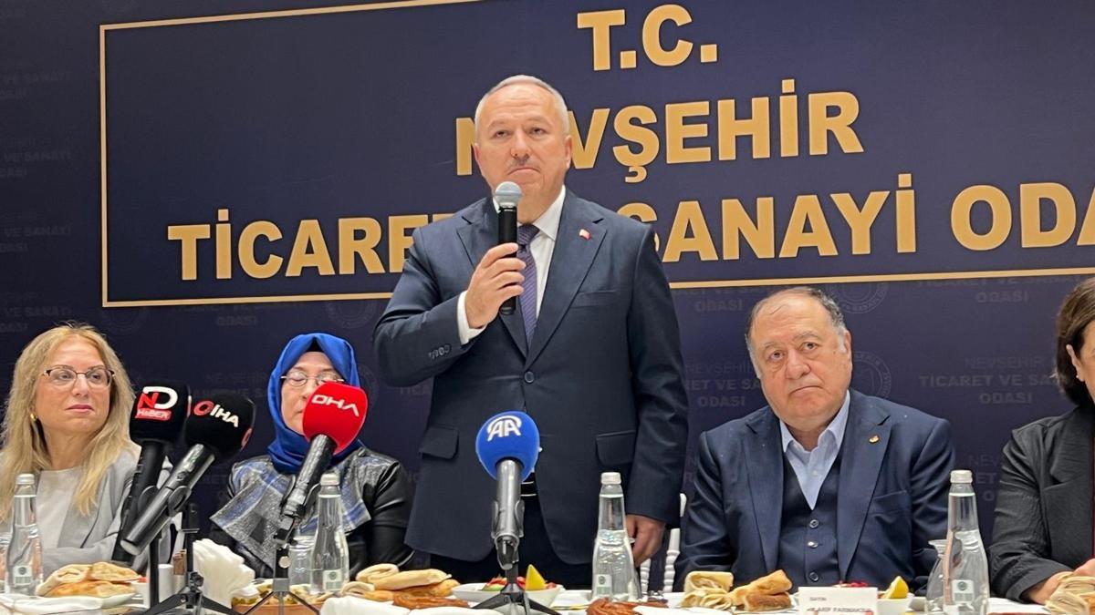 Emniyet Genel Müdürü Fidan'a, valilik yaptığı Nevşehir’de veda yemeği