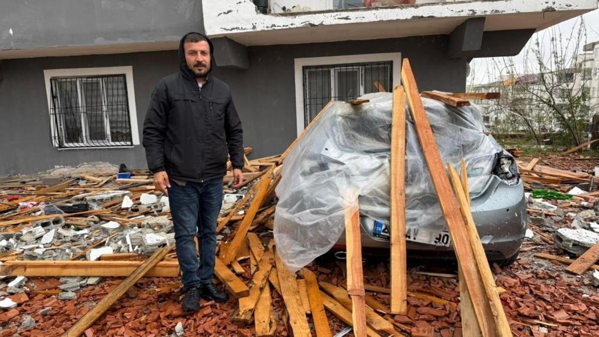 Gaziantep'te vatandaşlar hala şokta! Araçlar zarar gördü, evler hasar aldı, ağaçlar söküldü