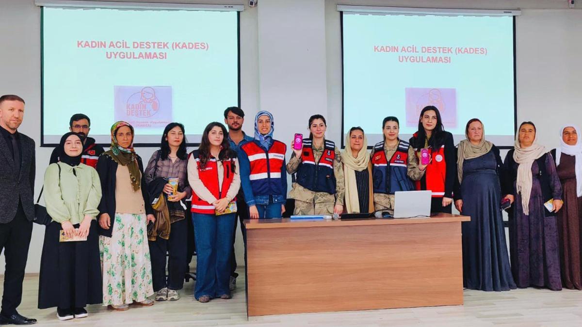 Derik’te bağımlılığa karşı ve kadına karşı şiddet eğitimi