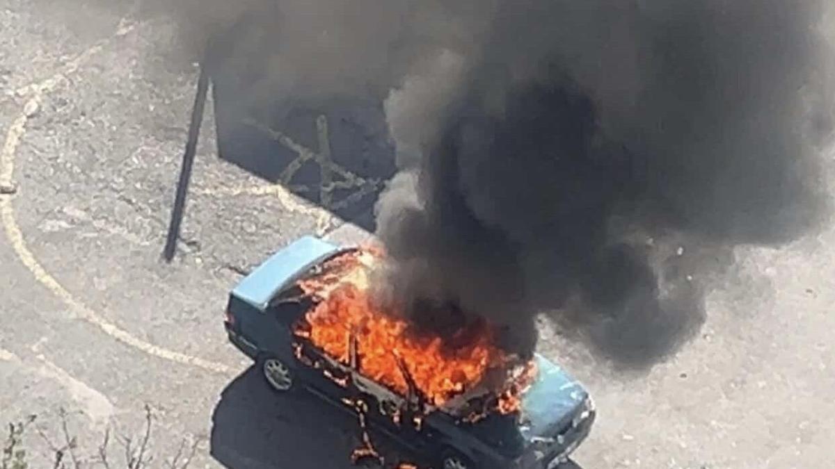 Kağıthane’de 4 gün önce park ettiği otomobil alev alev yandı