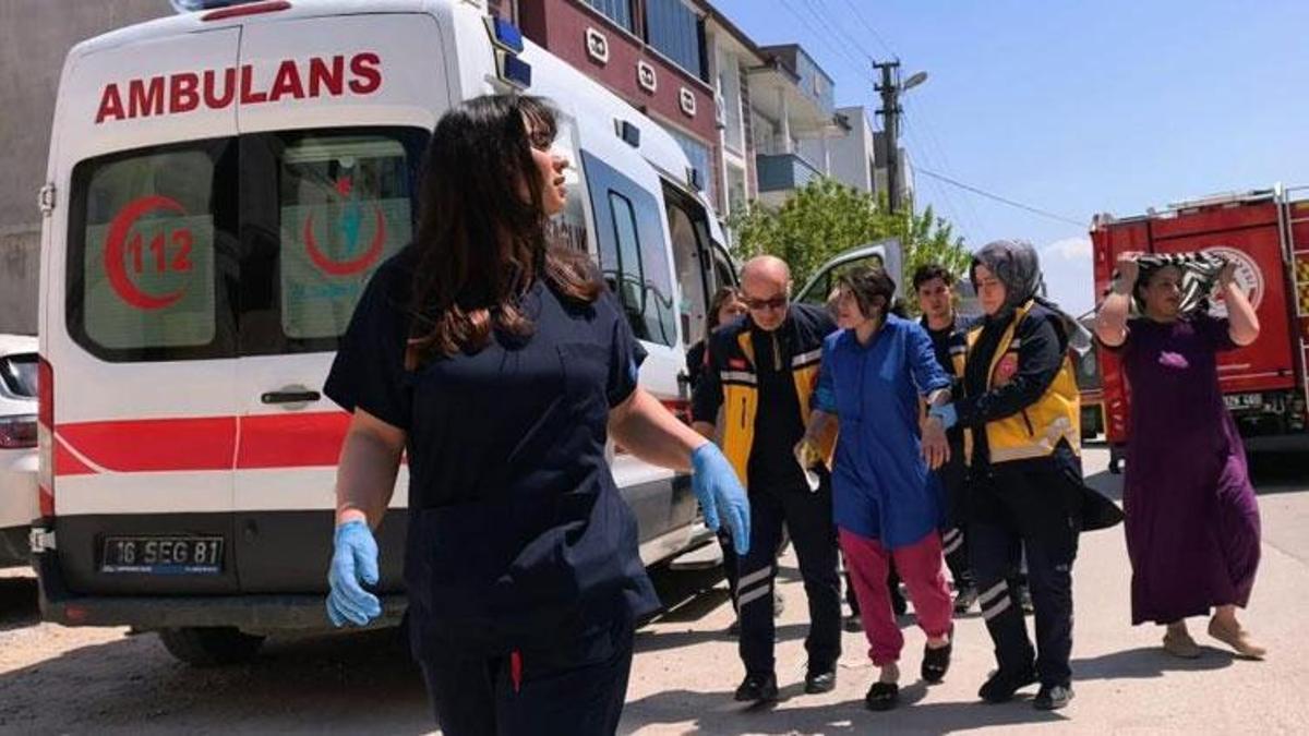 İnegöl'de saç kurutma makinesi evi yaktı 2 kişi hastanelik oldu