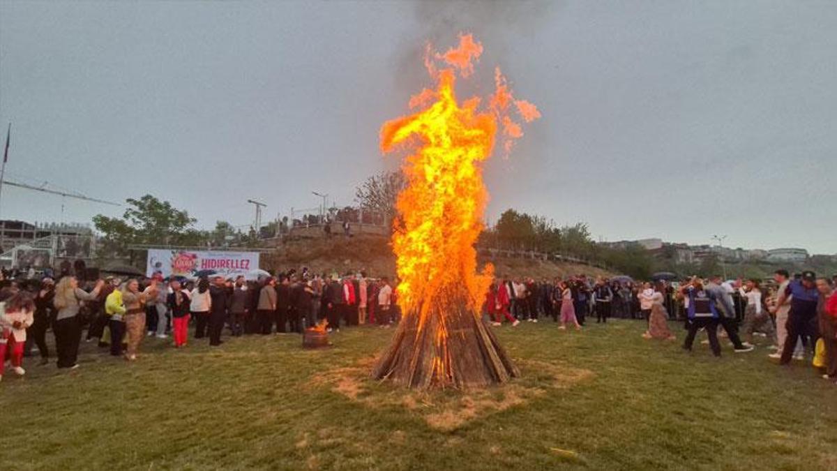 Tekirdağ’da baharı danslarla karşıladılar, Kakava ateşi şehri sardı