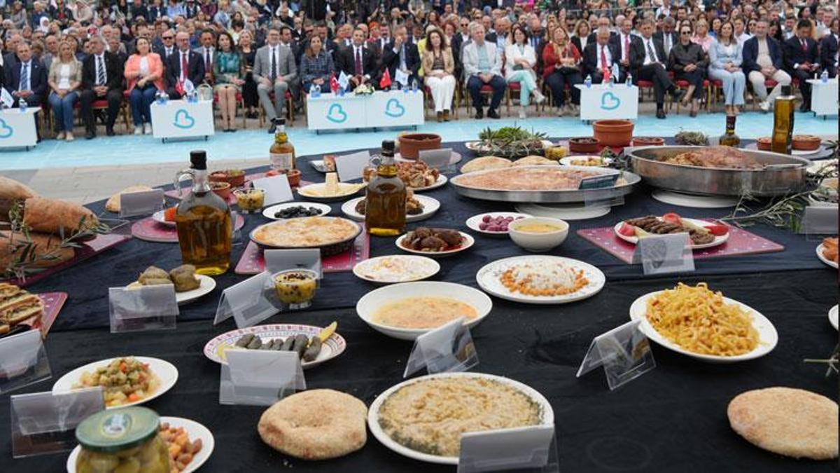 Balıkesir'in kadim mutfak kültürünü geleceğe taşıyan 1. Uluslararası Gastrofest açıldı