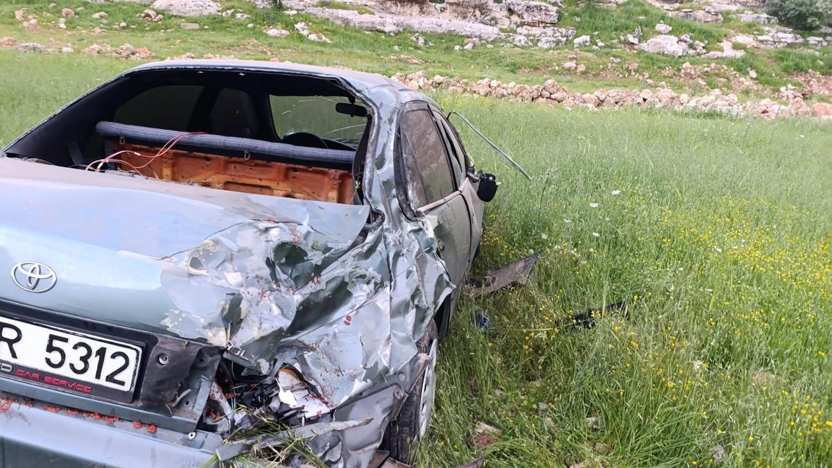 Mardin’de tarlaya uçan otomobilin sürücüsü yaralandı