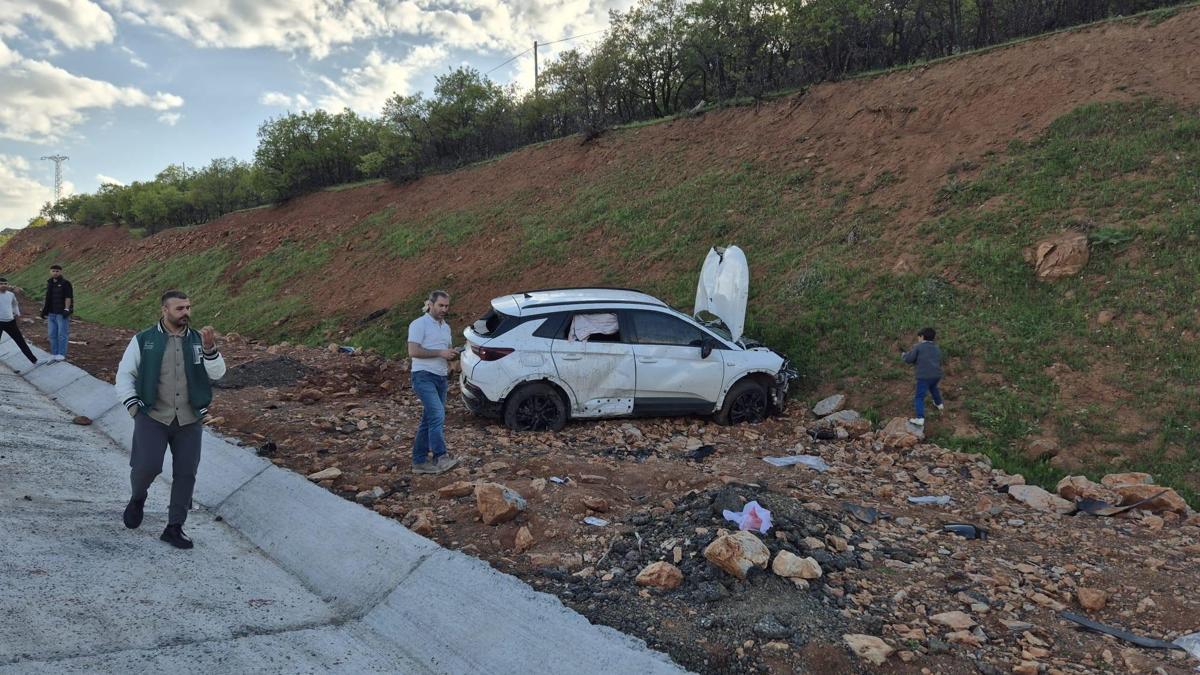 Bingöl’de cip şarampole devrildi: 6 yaralı