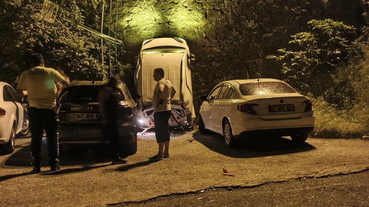 Polisten kaçarken aracı istinat duvarından düştü