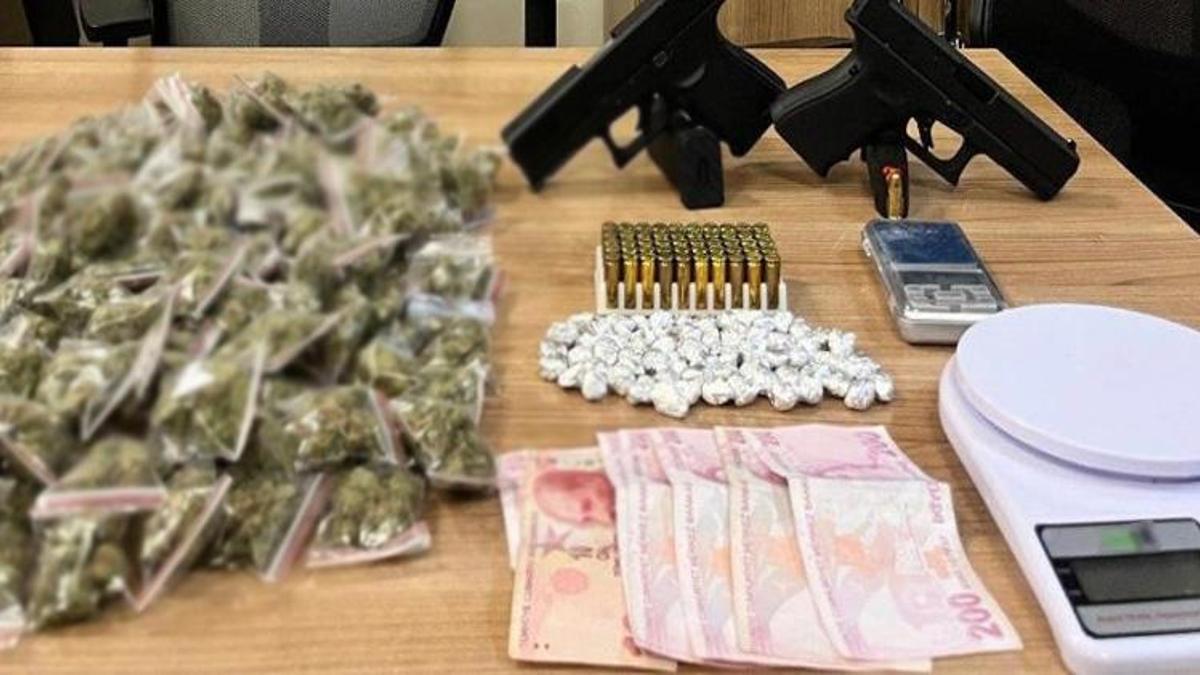 Esenyurt'ta zula evine şafak operasyonu! Kapılar koçbaşlarıyla kırıldı
