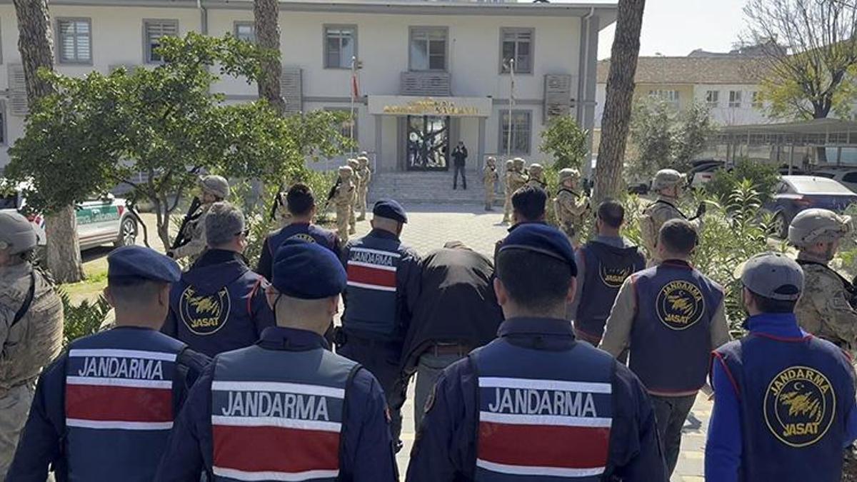 Aydın'da annesini öldüren şüphelinin arkadaşı da tutuklandı! İddiaya göre o da kanlı cinayete yardım etti