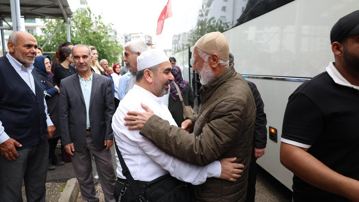 Osmaniye’den 238 hacı adayı kutsal topraklara uğurlandı