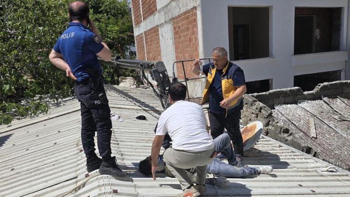 Bursa'da can pazarı! Mudanya’da 6.kattan devrilen vinçte 2 işçi yaralandı