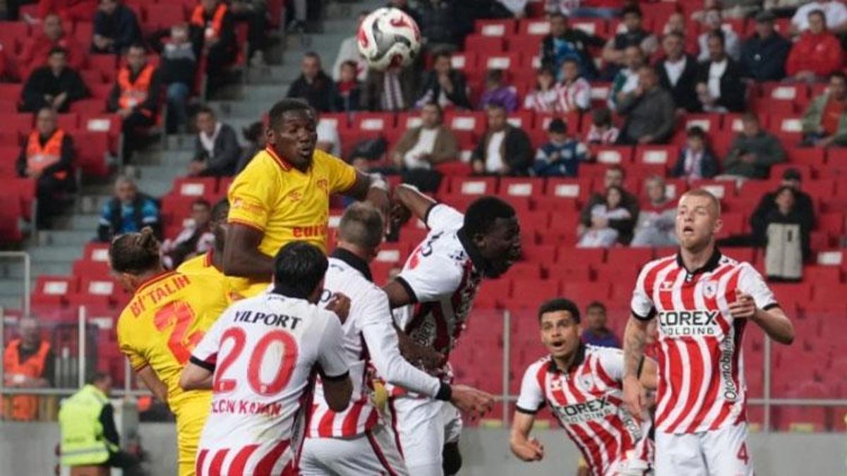 Samsunspor - Göztepe maçında 3 puan 3 golle geldi
