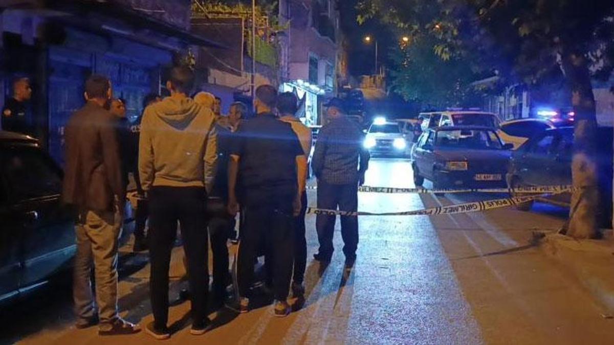 Sokak ortasında rastgele ateş açtı 1'i kadın 2 kişi yaralandı
