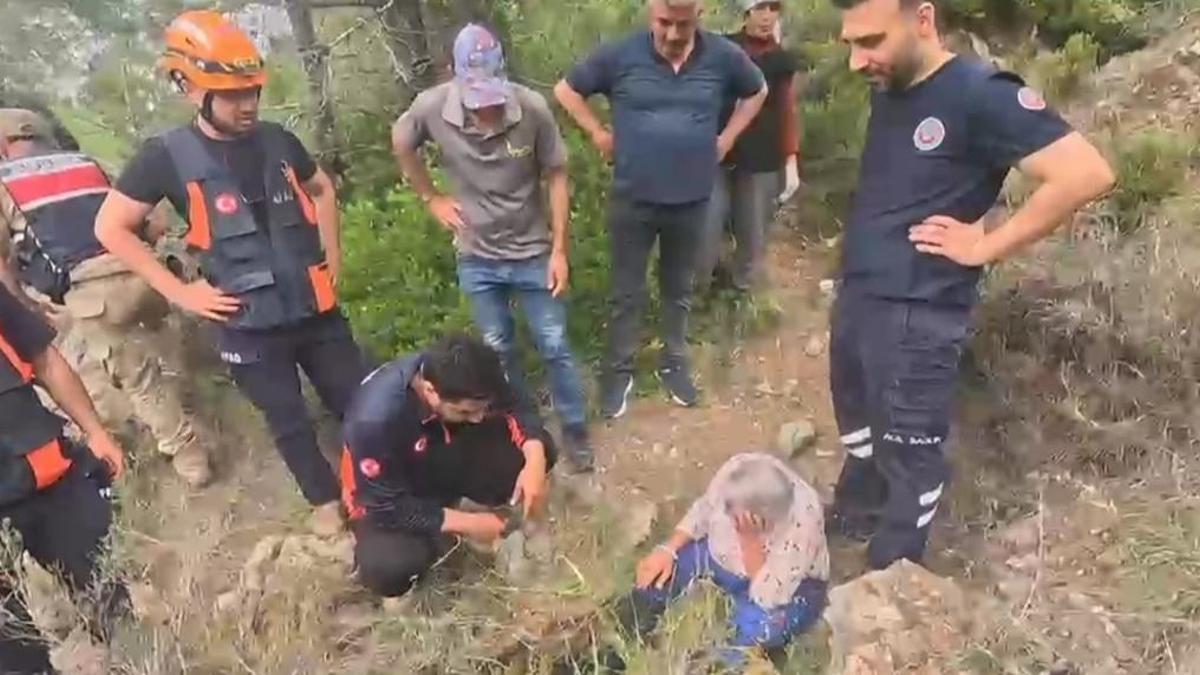 KKekik toplarken yüksekten düşen kadın kurtarıldı