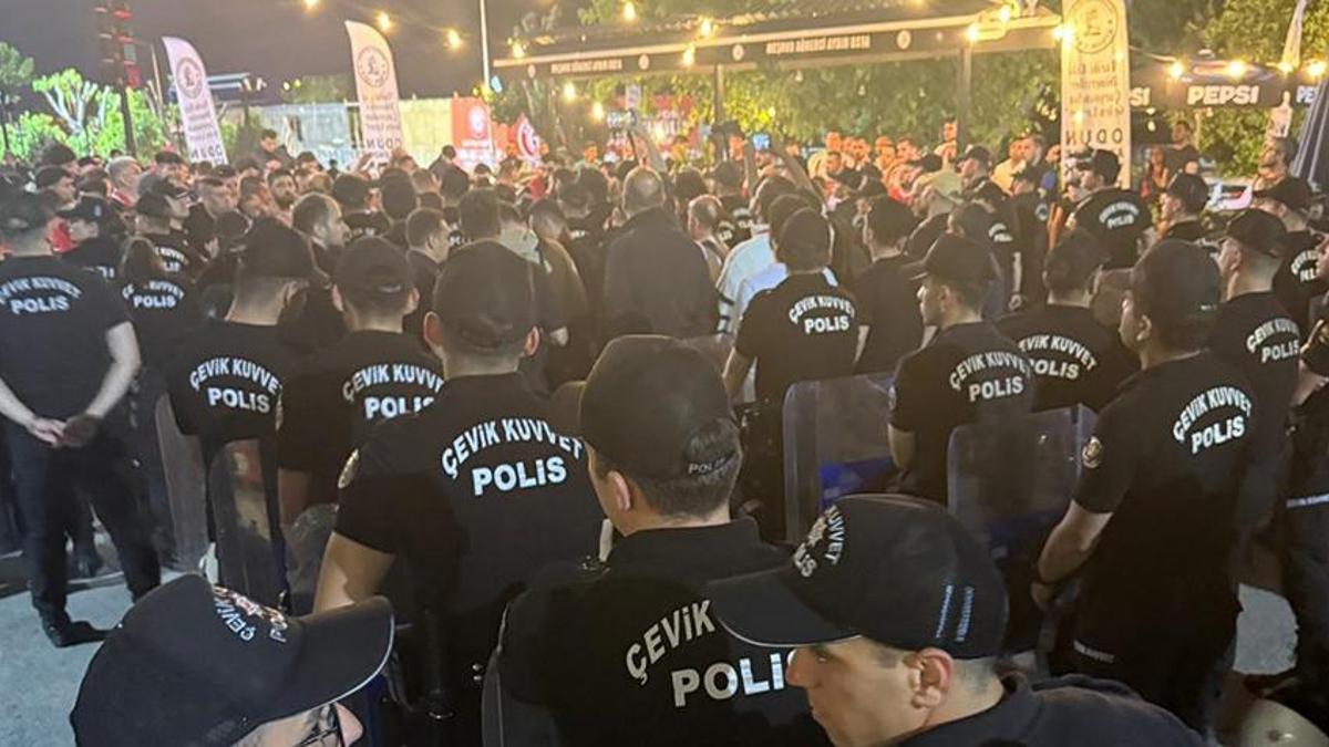 Antalyaspor küme düştü, şehir resmen yıkıldı! Yüzlerce polis devreye girdi