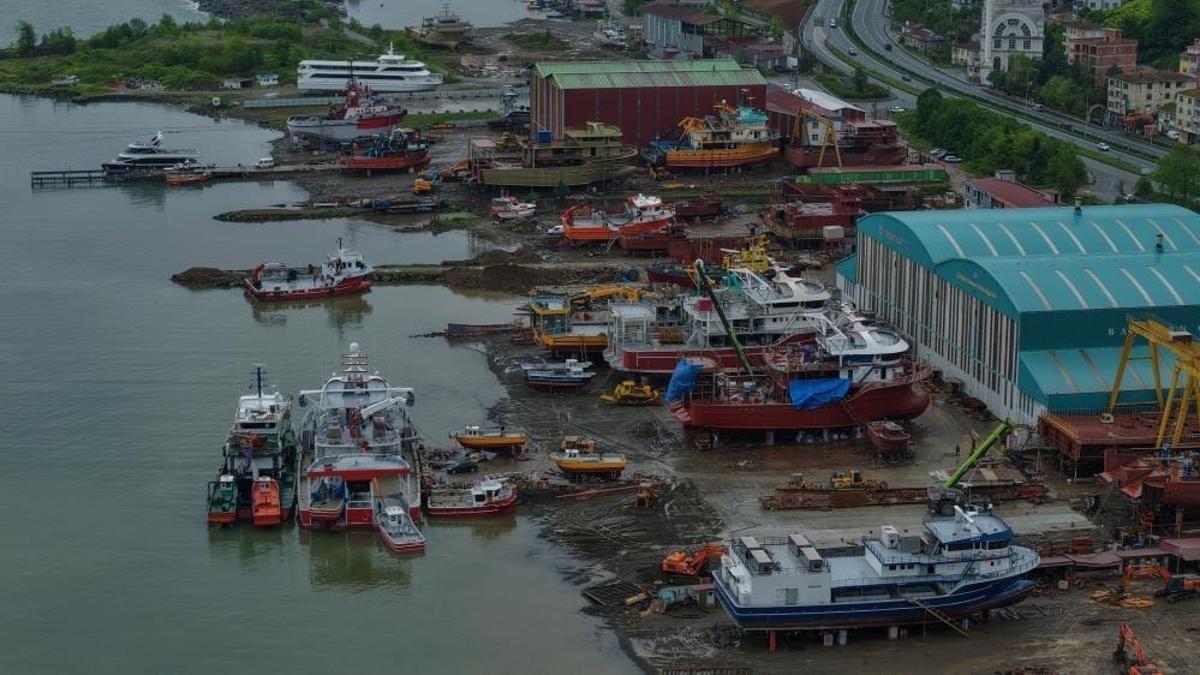Trabzon'da bakım mesaisi başladı: Yüzlerce balıkçı sıraya girdi