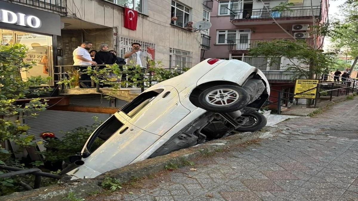 İstanbul'da önce taksiye çarptı sonra apartman boşluğuna düştü!