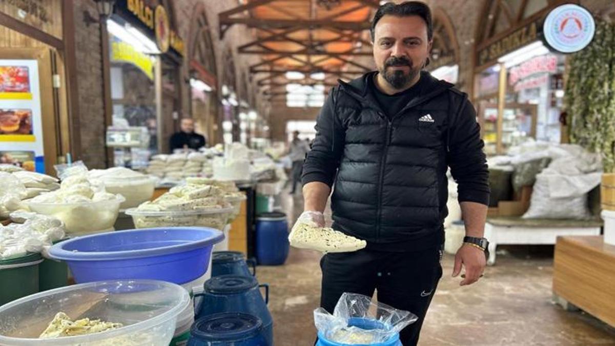 Van'da sezon başladı! Kilosu 400 lira: Tezgahlarda kapış kapış gidiyor