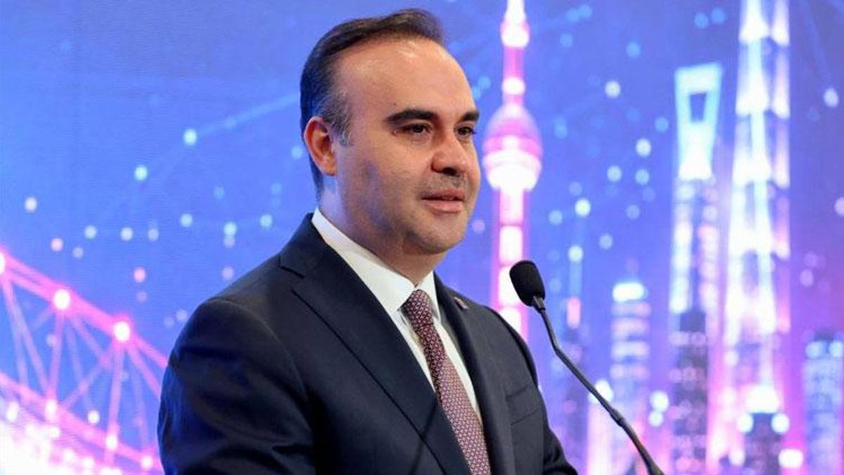 Türk gençlerinden uluslararası bilim olimpiyatlarında büyük başarı! Bakan Kacır öğrencileri tebrik etti