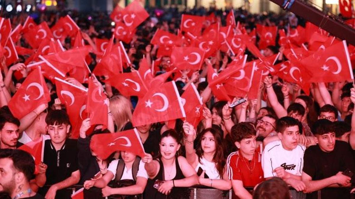 Bursa'da 19 Mayıs coşkusu! Osmangazi'de 25 bin genç etkinliklerde buluştu