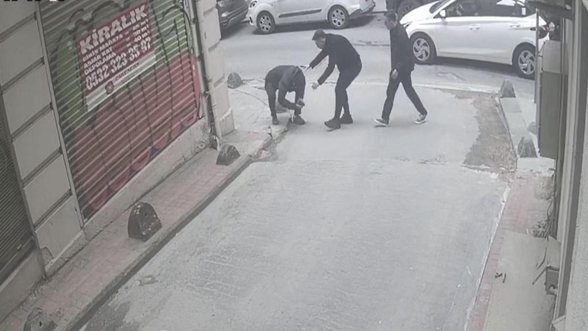 Yolda yürürken kafasına cam düştü: 7 dikiş atıldı