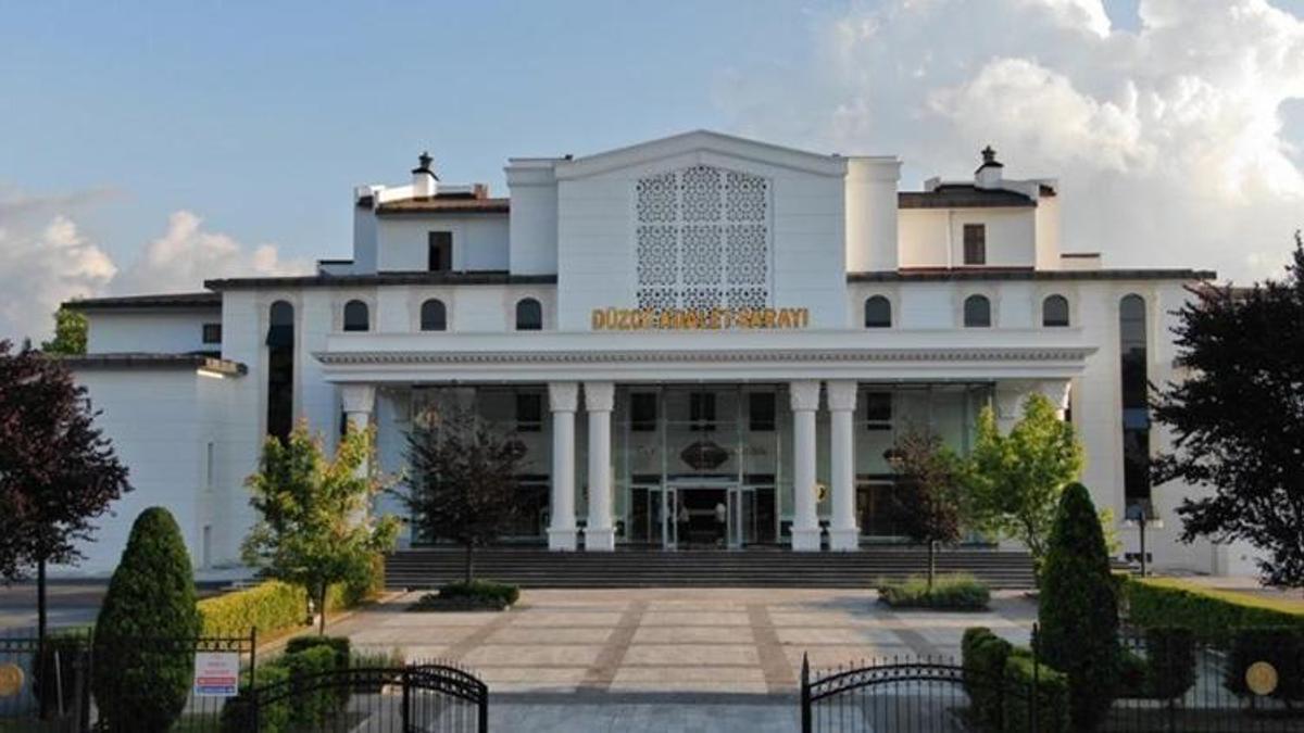Düzce'de 'hayali stajyer' oyunu: Öğrencileri staj yapıyor gibi gösterip, vurgun yaptılar! 12 kişi yakalandı