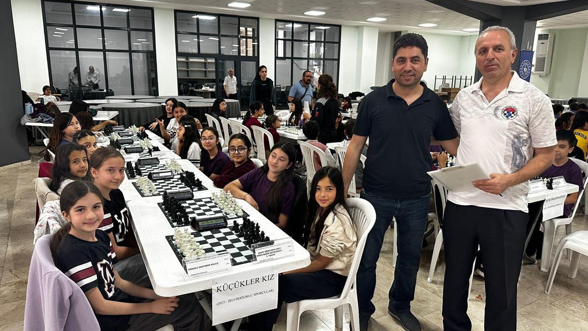 Erdemli’de satranç turnuvası başladı
