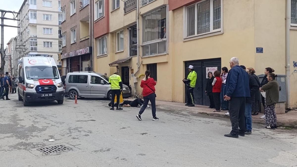 Hafif ticari araç, 3 yayaya çarptı