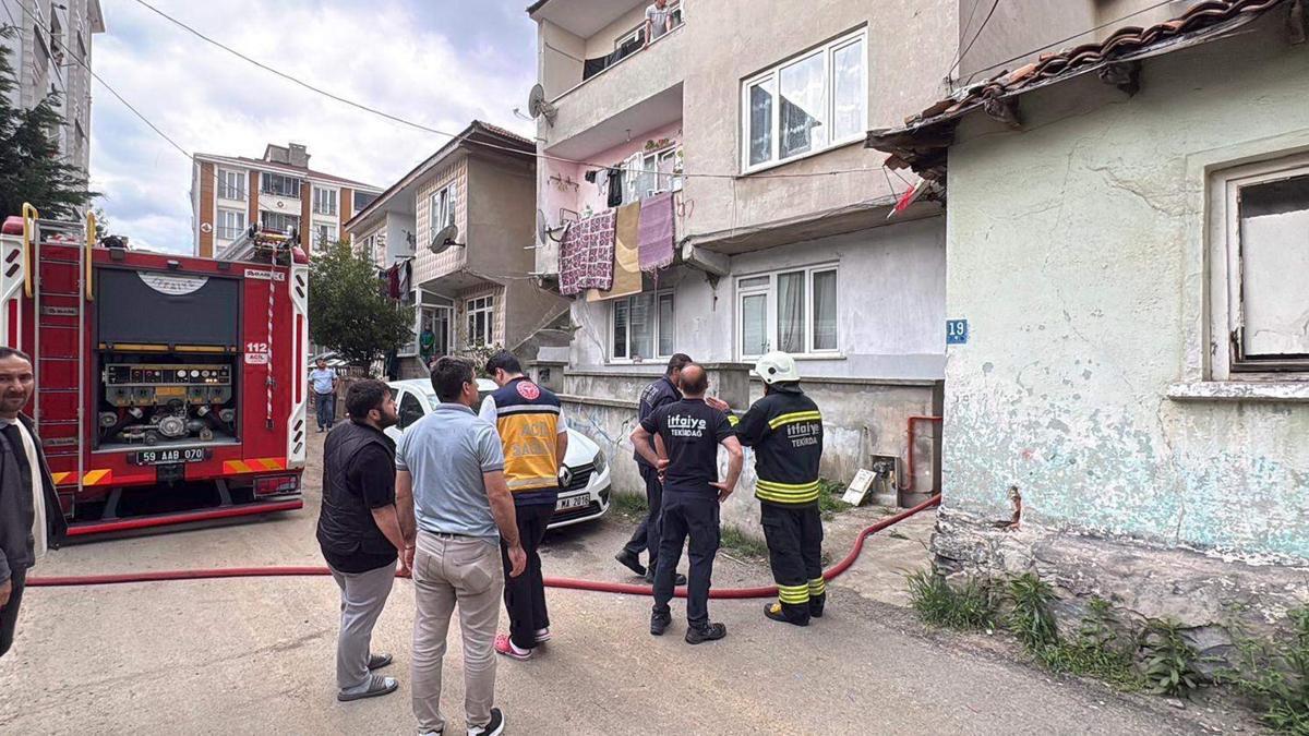 Çorlu'da çıkan ev yangını büyümeden söndürüldü