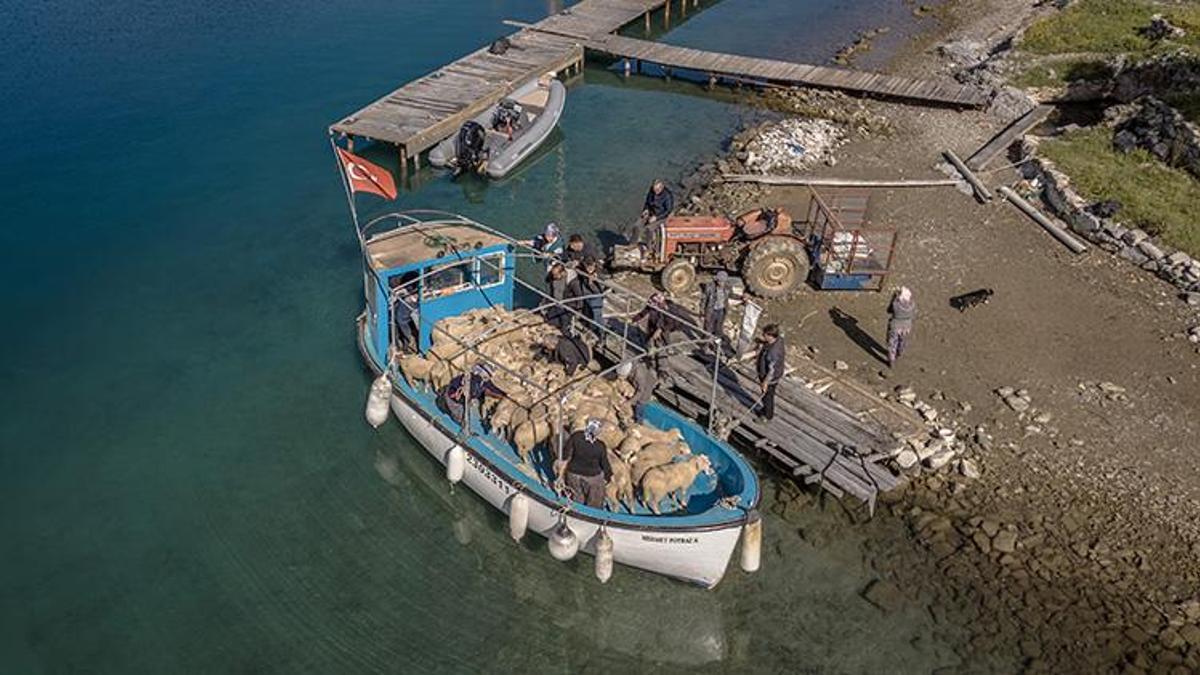 Denizli'den Dalaman'a 4 gün yürüyüp teknede biten 'zaman yolculuğu'! Tarihi sarnıçlardan su içip 6 ay boyunca mağarada yaşıyorlar! 'Ne telefon var da ne elektrik'