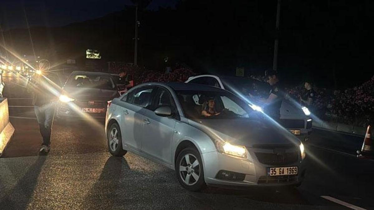 Muğla'nın Bodrum ilçesi girişinde bayram yoğunluğu: Polis ekiplerinden sıkı denetim
