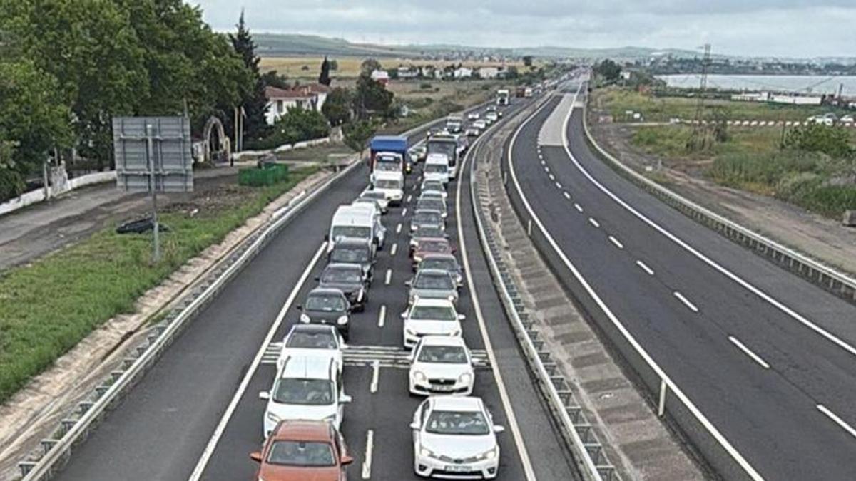 İstanbul’dan çıkışlar kilitlendi, akın akın gidiyorlar!