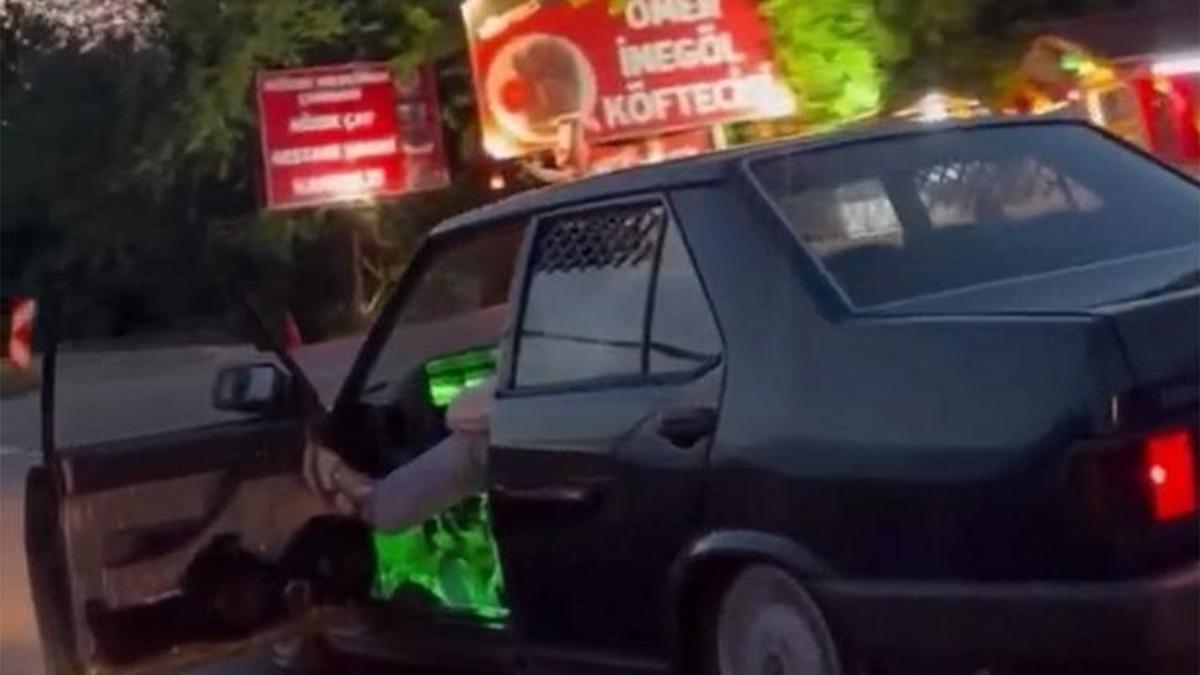 Bursa'da trafikte 'yok artık' dedirten anlar kamerada