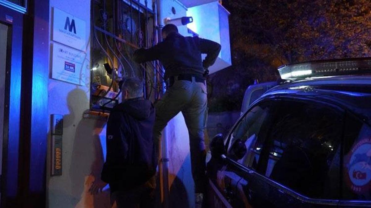 Kötü kokunun nedeni ceset sanıldı, gerçek polisin eve girmesiyle ortaya çıktı