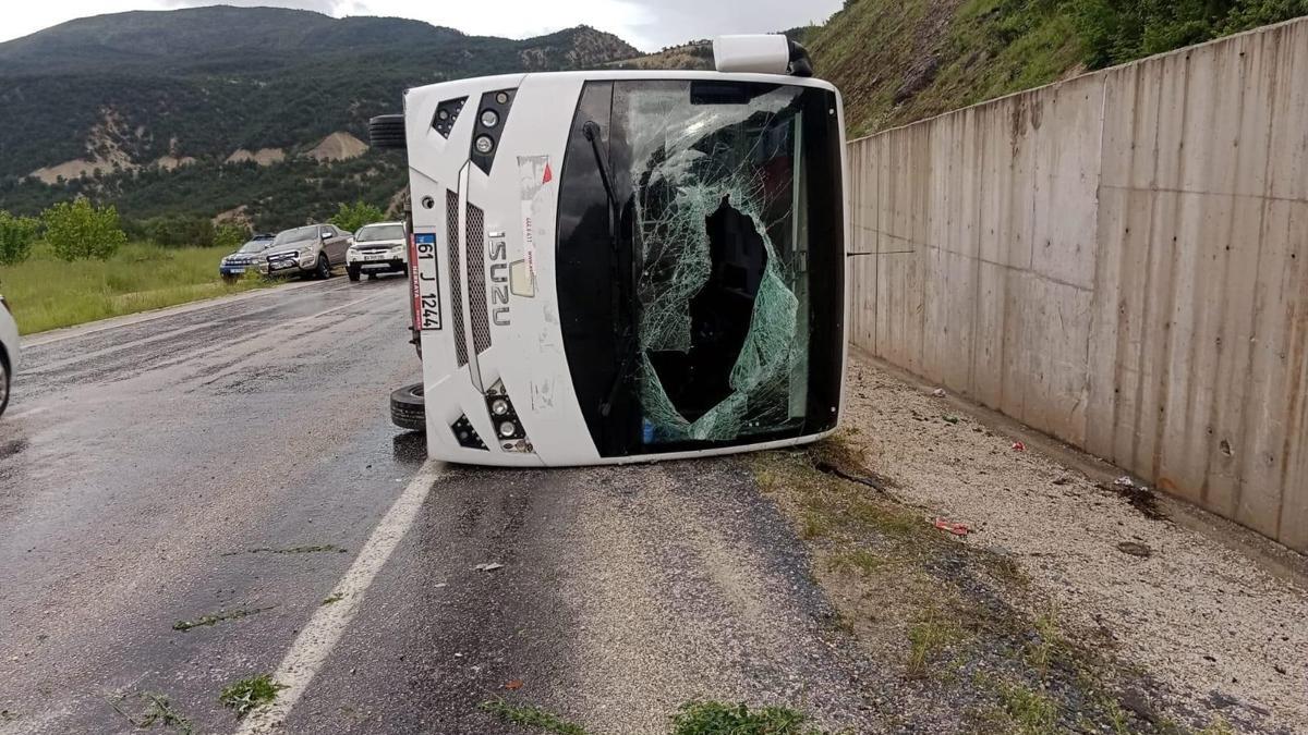 Tokat’ta midibüs ile itfaiye aracı çarpıştı: 4 yaralı
