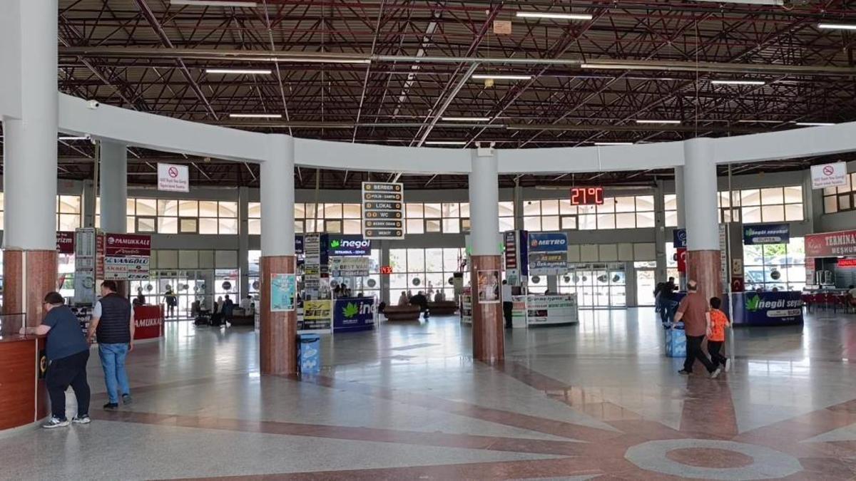 Bursa'da terminalde çanta unutuldu! İçine bakanın nutku tutuldu