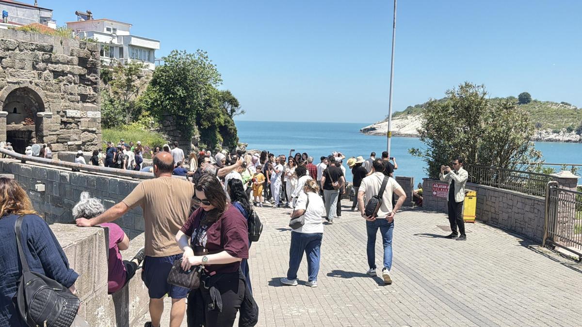 Amasra'da bayram yoğunluğu; 5 günde 25 bin 308 araç girişi oldu