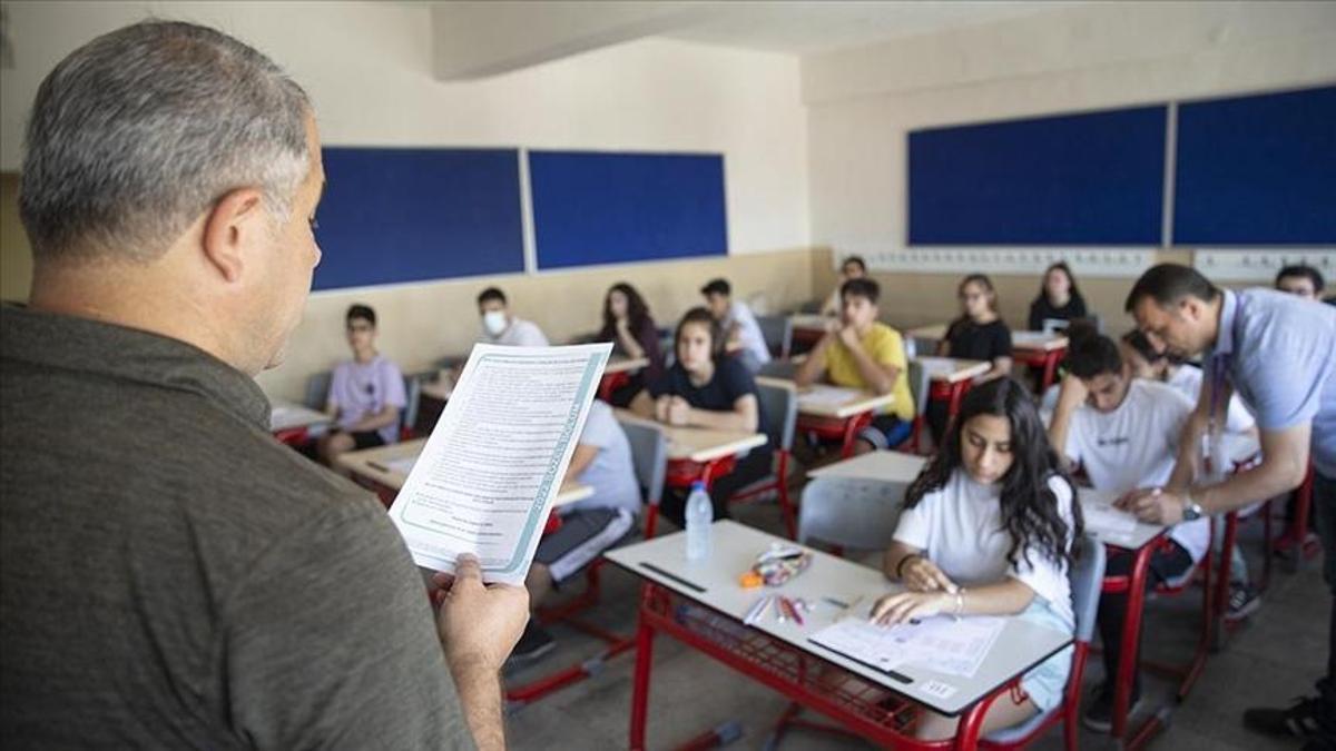 Bakan Tekin duyurdu! Öğretmenlere ikinci iller arası isteğe bağlı yer değiştirme hakkı