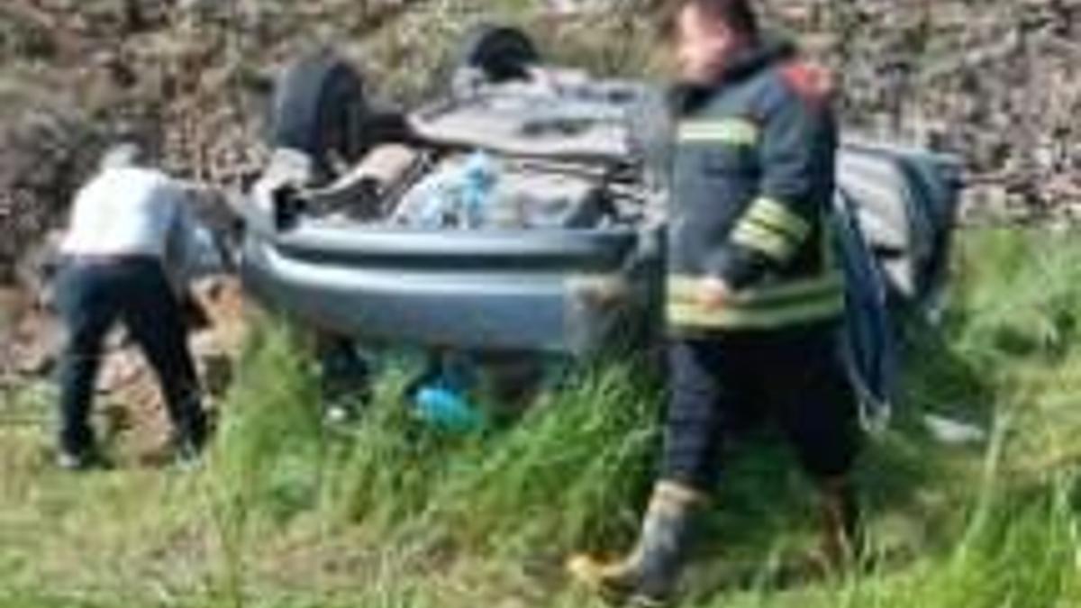 Otomobil şarampole uçtu, aynı aileden 4 kişi yaralandı