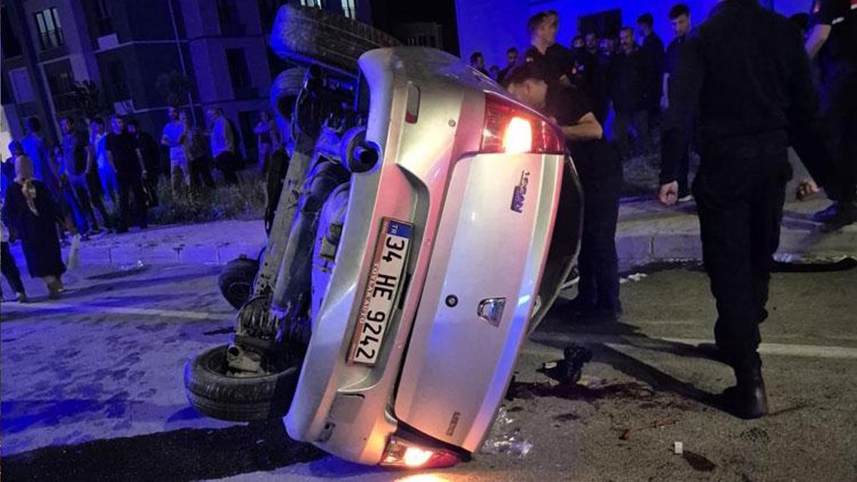 Diyarbakır’da otomobil ile belediye otobüsü çarpıştı