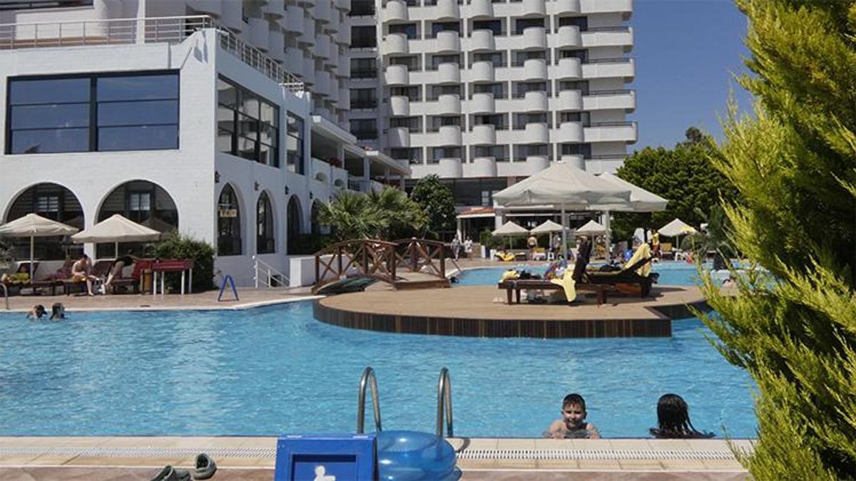 Turizmcilere mayıs sürprizi: Ayvalık'ta bayram bereketine hava engeli bile tanımadı